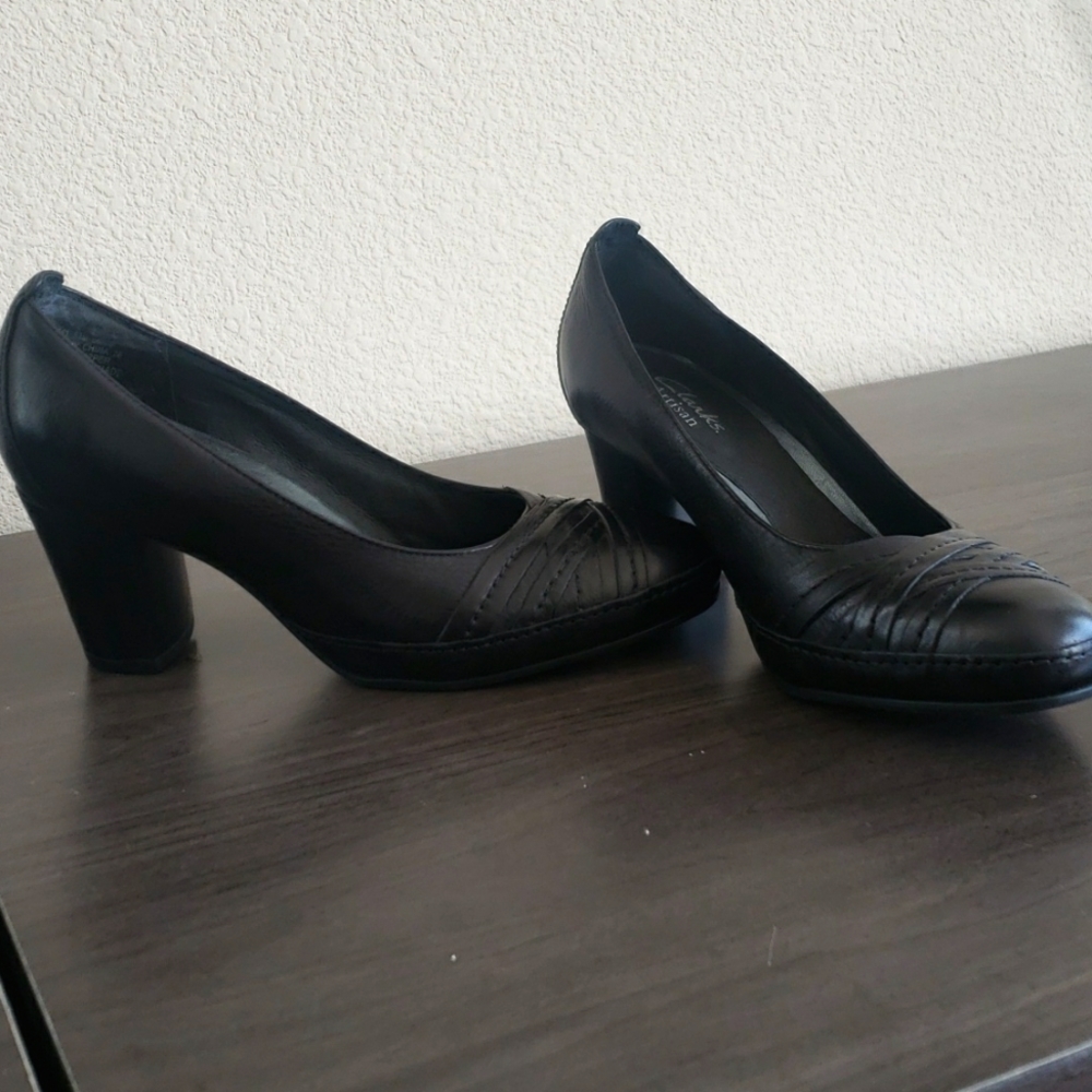 Clarks Artisan Pumps